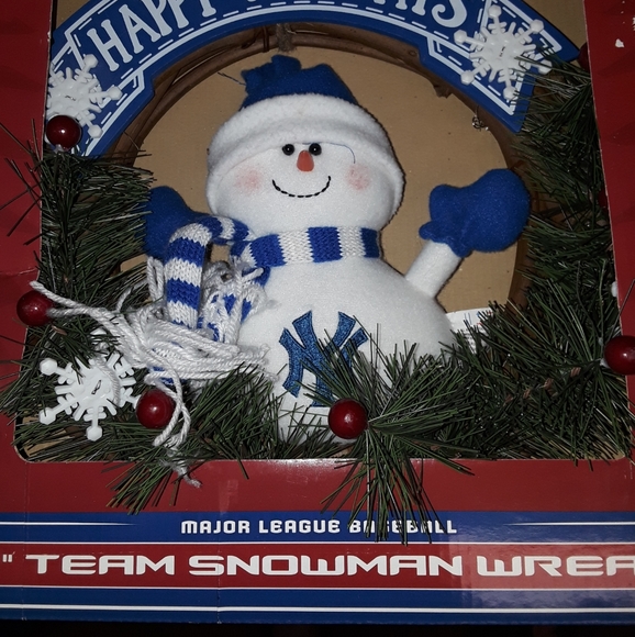 MLB New York Yankees Christmas Wreath - Picture 4 of 8